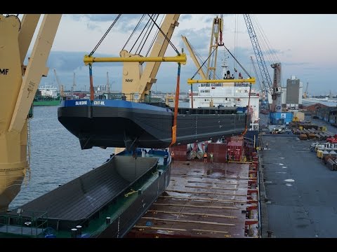 loading split hopper barge B303 from Baars Sliedrecht