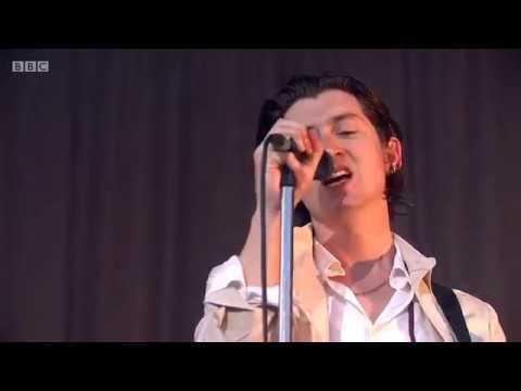 ARCTIC MONKEYS - DO ME A FAVOUR LIVE AT TRNSMT 2018