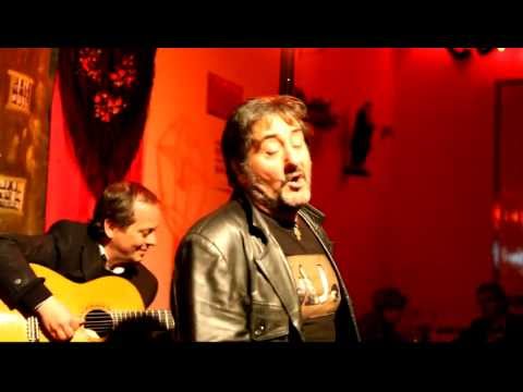 Victor Manuel, "Fado Nostalgia" - "É noite na Mouraria"