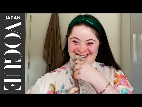 モデル、エリー・ゴールドスタインの美と自信の源。|美麗的祕密|VOGUE JAPAN (モデル、エリー・ゴールドスタインの美と自信の源。| Beauty Secrets | VOGUE JAPAN)