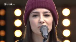 Juno im Park feat  Hannah Trigwell   Never Gonna Give You Up ZDF Fernsehgarten   aug 14, 2016