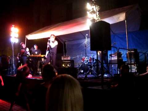 Nesaia - Tearin up my heart (Nsync Cover) @ No Silent Backlands 2010