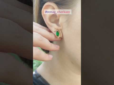 Подарок девушке - серьги "Изумрудная классика в золотой оправе меандр" ювелирный сплав в бархатном футляре - фото 1 - id-p1874379680