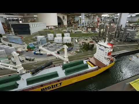 MINIWORLD - A massive TRAIN SET in ROTTERDAM [Ep. 20]