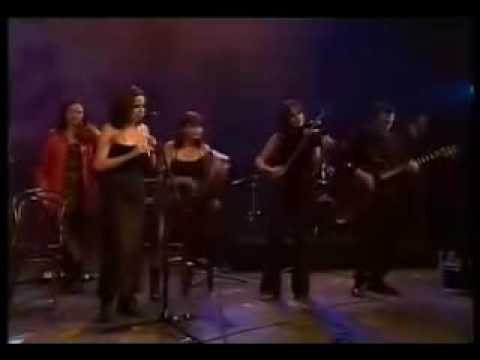 The Corrs & The Chieftains_Toss The Feathers (The Gathering)