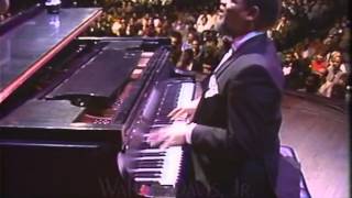 Dizzy Gillespie performs "Dizzy Atmosphere" (1986)