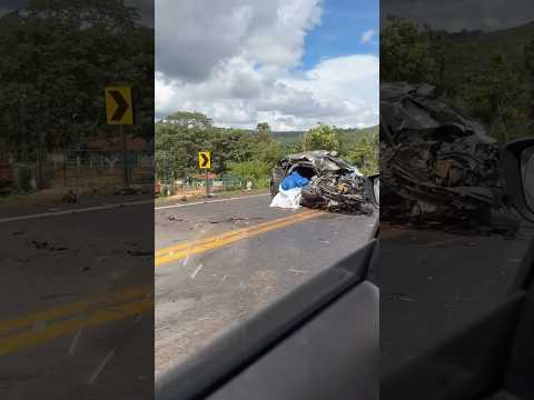 Ocorrência com vários veículos mobiliza resgate na GO-020 em Bela Vista de Goiás