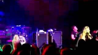 Ashlee Simpson - Invisible (Los Angeles - 6/7/06)