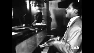Trudy Peters with the Bud Powell trio - I Cover the Waterfront live 1960