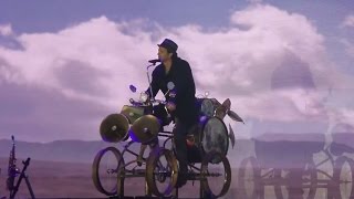 Ricardo Arjona - A La Luna En Bicicleta (Live)