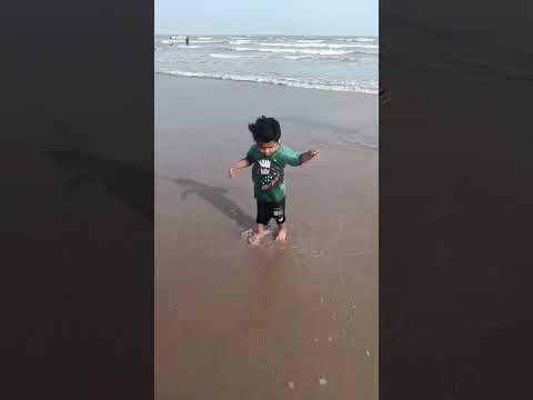 first meet with Sea of Shashwat 👌 #funny #cute #cutebaby #beach #baby/#mandaarmanibeach