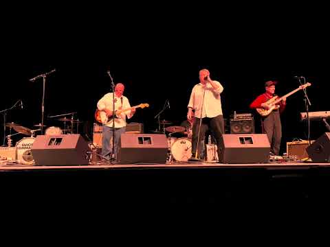 The Hypstrz at the Big Hits Vol. III Re-issue show