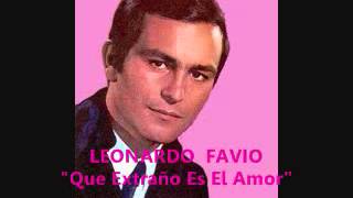 Que Extraño es el Amor Lyrics English Translation