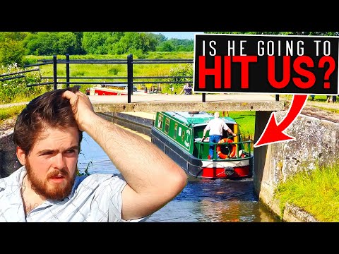 INSANELY RISKY Narrowboat Manoeuvring on The Ancient River Wey - 457