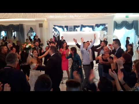 INGRESSO MATRIMONIO CON BALLO - PLAZA VASTO - MUSICA E ANIMAZIONE FRANCESCO BARATTUCCI
