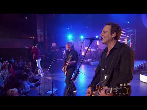 Foreigner - Blue Morning, Blue Day (Rockin' At The Ryman)