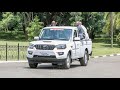SEE PRESIDENT UHURU DRIVING AROUND STATE HOUSE WITH THE FIRST LOCALLY ASSEMBLED MAHINDRA VEHICLE!