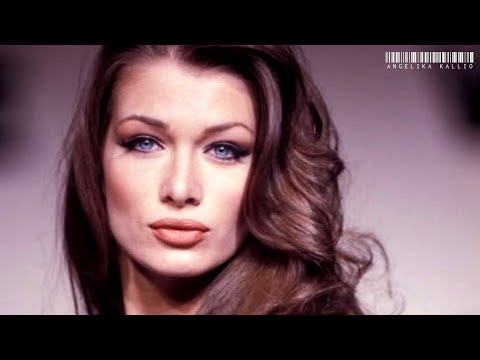 Supermodels of the 90s : ANGELIKA KALLIO