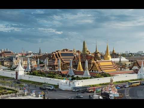 The Grand Palace in Bangkok  ( Thailand )
