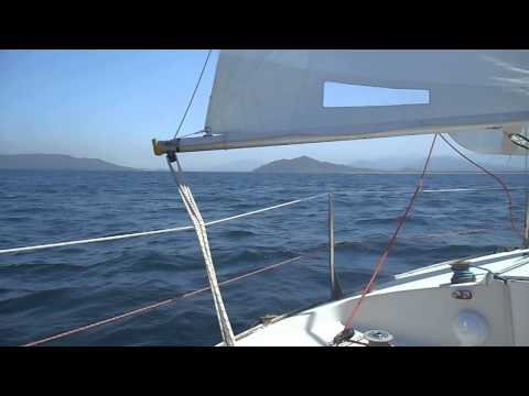 J24ヨット　５月の博多湾を快走します。