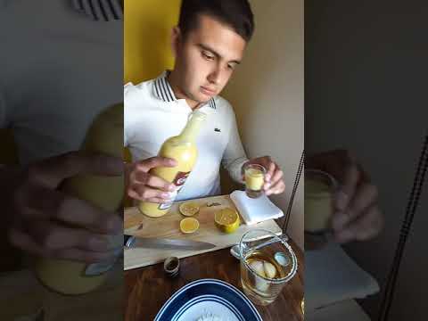 Rompope y whisky by Alan Escobedo