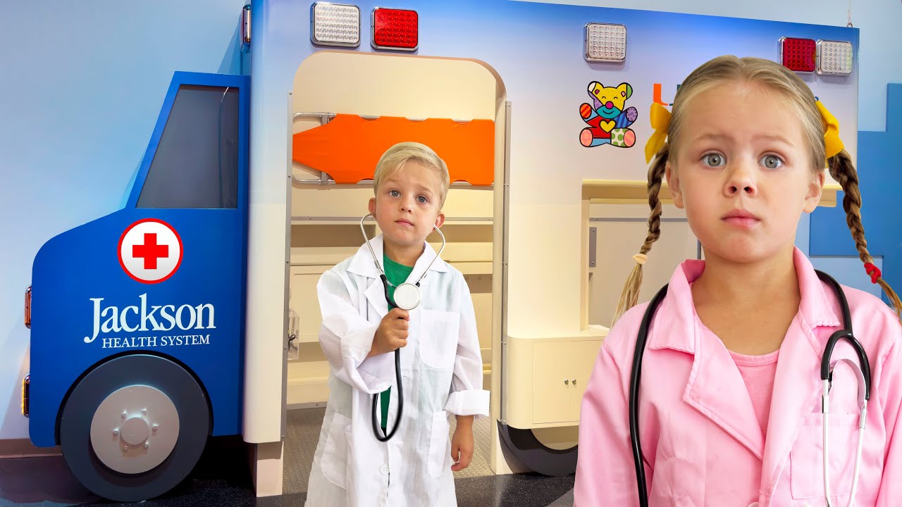 Naomi and David to the Rescue! Funny Superhero Pretend Play