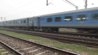 preview picture of video 'High Speed 12004 New Delhi Lucknow Swarna Shatabdi Express'