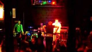 Captain Everything Live