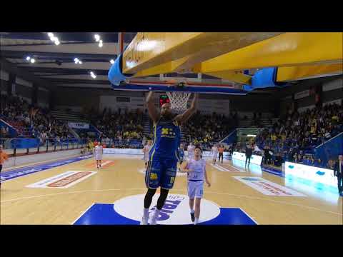 XL EXTRALIGHT Montegranaro-Benacquista Latina 71-66, gli highlights