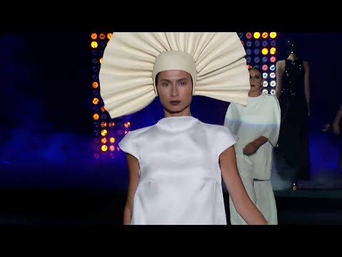 Maison Mesa Spring/Summer 2021 | Mercedes-Benz Fashion Week Madrid | VRAI Magazine