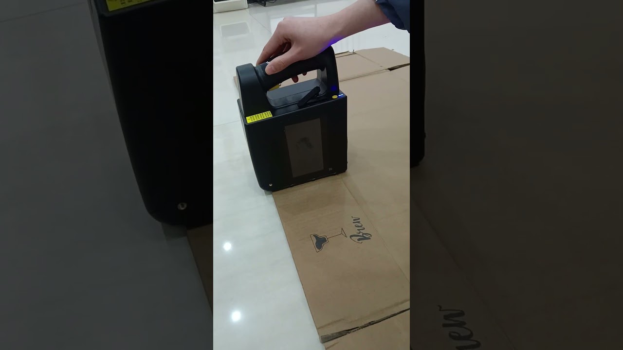 How to Print Logo on Carton Box by CYCJET Handheld Inkjet Printer