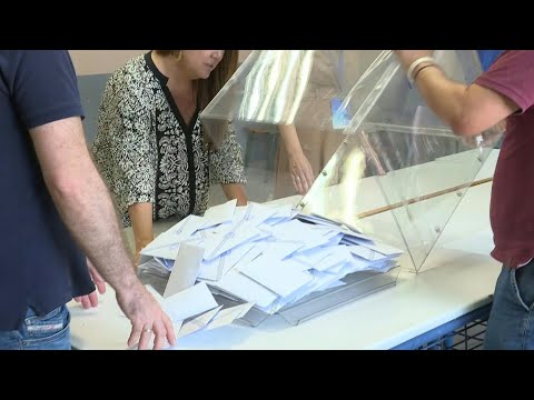 Video Thumbnail: EU elections: Polls close in Athens and ballot counting begins | AFP