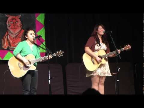Maxine and Roxi - Medley of 6 Hmong Classics