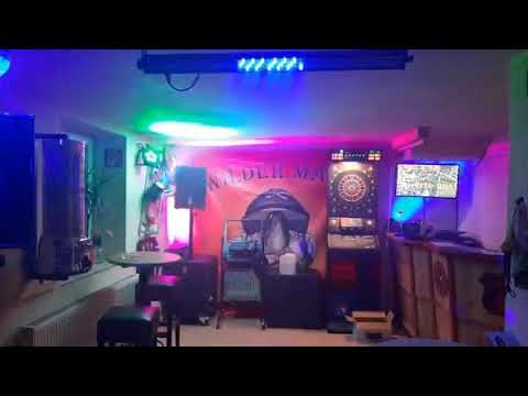 Klein, eng, heiß, laut und geil!