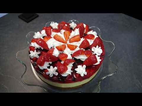 A simple strawberry cake by Tortenfee Naida