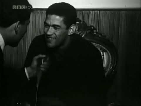 Garrincha interview in Italy with his wife Elza Soares (1970)