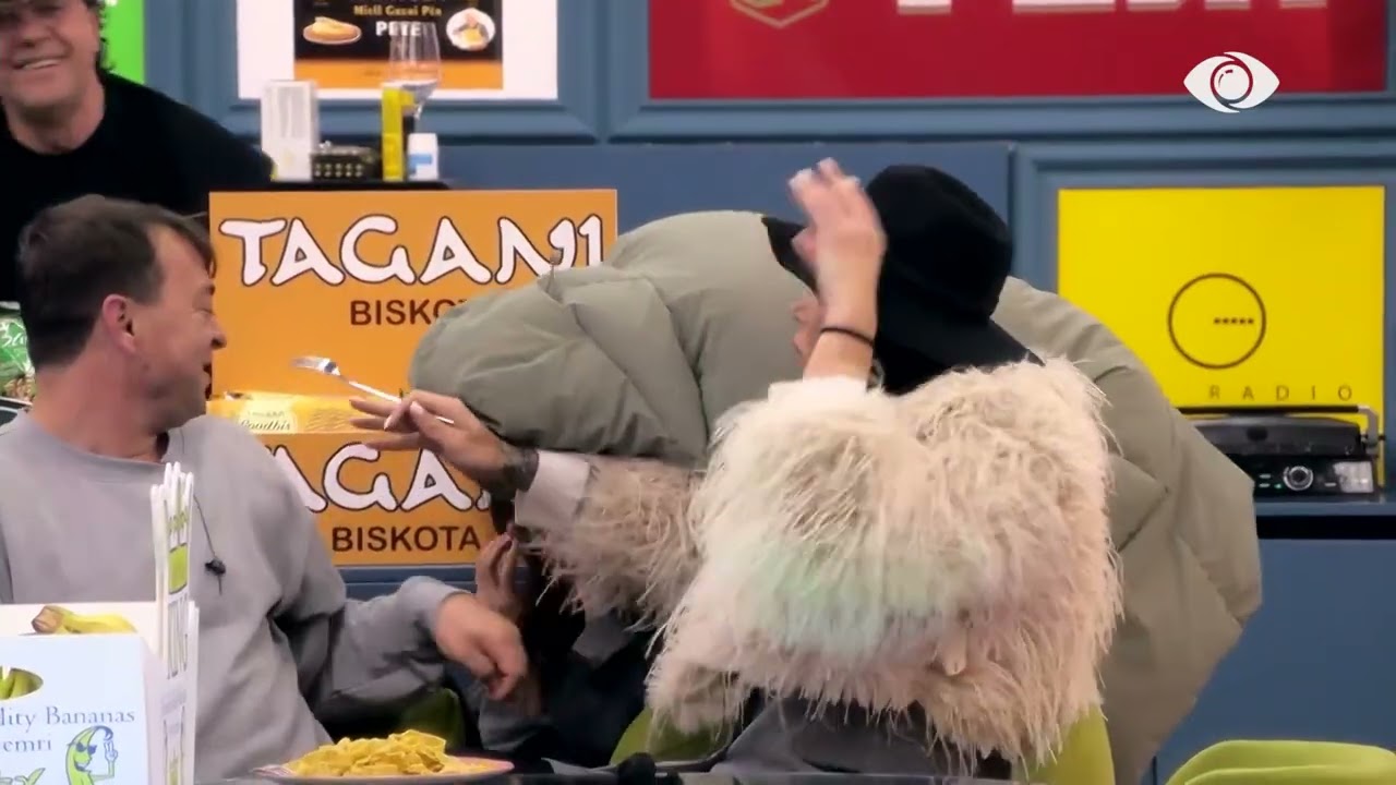 Jozi tenton ta puthë pa deshirën e saj Loredanën!