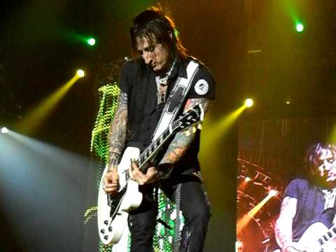 Guns N' Roses - Rocket Queen, Prague 27.09.2010