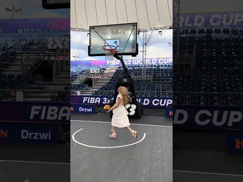 Se merece este pedazo de copa?? @FIBA3x3 #basketball #fiba3x3wc #3x3wc