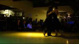 JOSE HALFON Y VIRGINIA CUTILLO EN LA MILONGA 10 (JULIO 2010)  2/4
