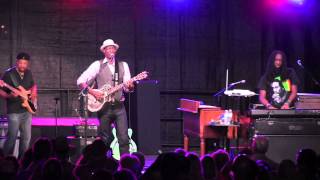 KEB&#39; MO&#39; -  &quot;She Just Wants To Dance&quot;   8/9/15 Heritage Music BluesFest