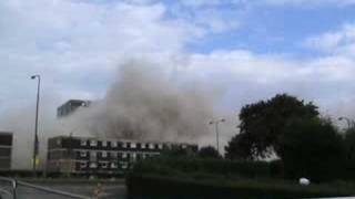 preview picture of video 'Ajam broomview flats go down by sighthill'