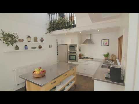 9 Armour Avenue, Mount Victoria - Wellington (Mike Robbers, Socheata Tep & Craig Lowe)