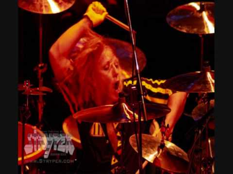 download lagu mp3 mp4 Stryper 7 Weeks Live In America, download mp3 Stryper 7 Weeks Live In America free download, download mp3 Stryper 7 Weeks Live In America