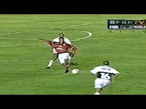 Let's remember? Relive 30 insane plays by the short Romário wearing the Flamengo shirt