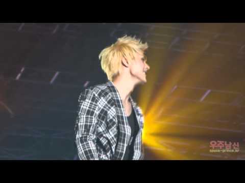 [FANCAM] #162 When the door closed - Dongwoon focus @ Welcome Back to BEAST Airline 110218-19