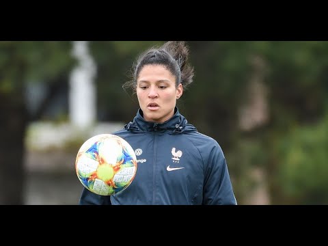 Valérie Gauvin, attaquante des Bleues : "Je pense qu'on peut aller loin"