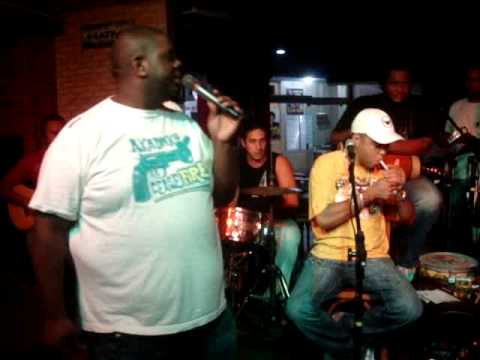 Andrezinho da Mocidade recebe Péricles