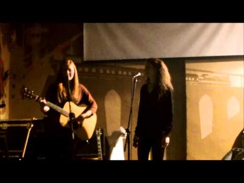 Me&she - Me&She - Umbrella (cover)