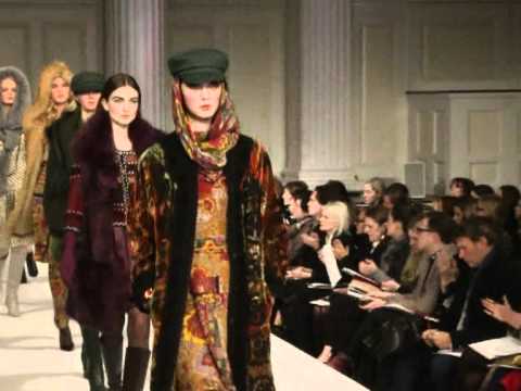 OSCAR DE LA RENTA Fashion Show - Ready-To-Wear Women's Autumn/Winter 2011/12.
